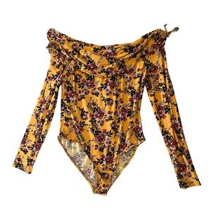 NWT NO BOUNDARIES L 11-13 GOLD OFF SHOULDER RUCHED DRAPE FLORAL L/S BODYSUIT